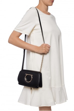 Shoulder bag with a logo, zdjęcie 2 Shoulder bag with a logo od Salvatore Ferragamo
